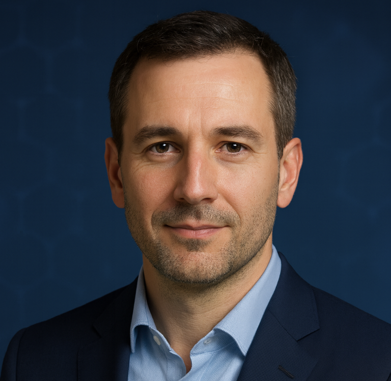 Portrait of Alex Vermeer, Managing Director